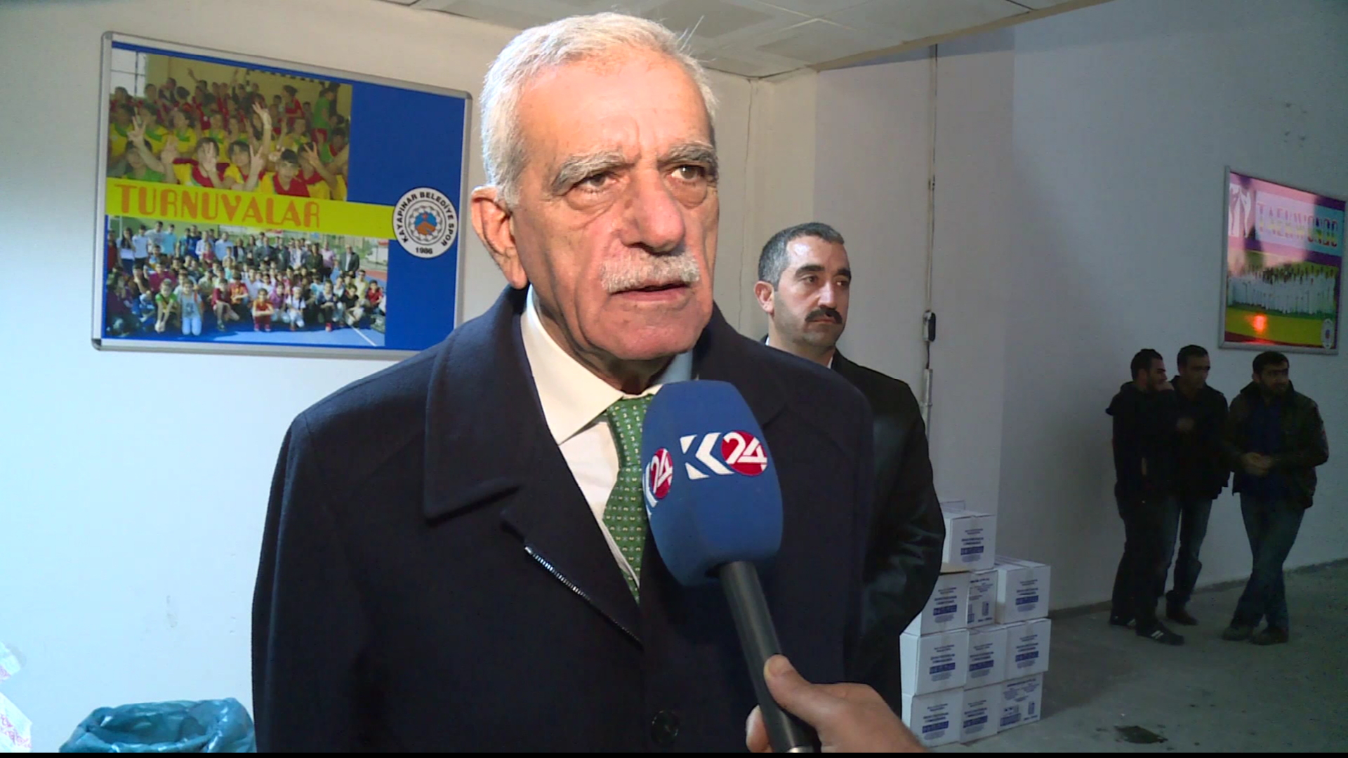 Wezaret a Bajarvani ya Tirkiyê, sekreterek  û rêveberek teknîkî, sepand ser Ehmed Turk